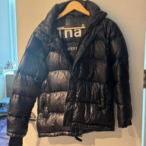 Aritzia Super Puff in High Gloss Black - Picture 2 of 6